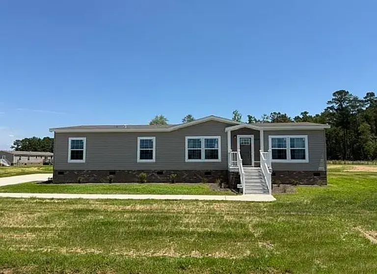 Land and home package at 4019 Garner Road, Timmonsville, SC 29161